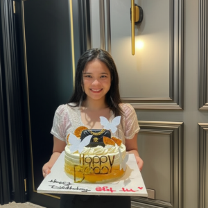 Khách hàng rất hài lòng với chiếc bánh xinh xắn và chất lượng từ Hosana