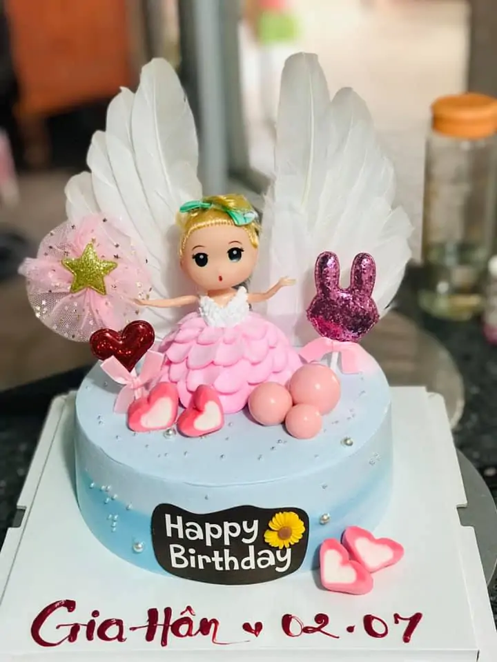 banh kem cong chua co canh