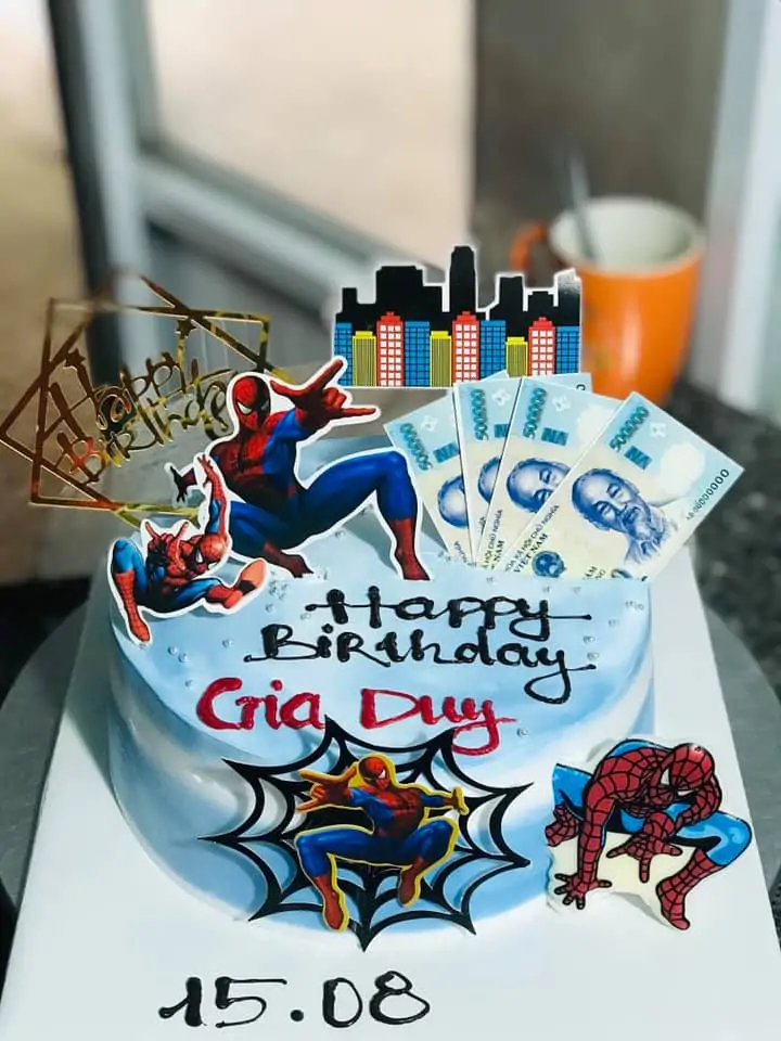 banh kem nguoi nhen va dong tien