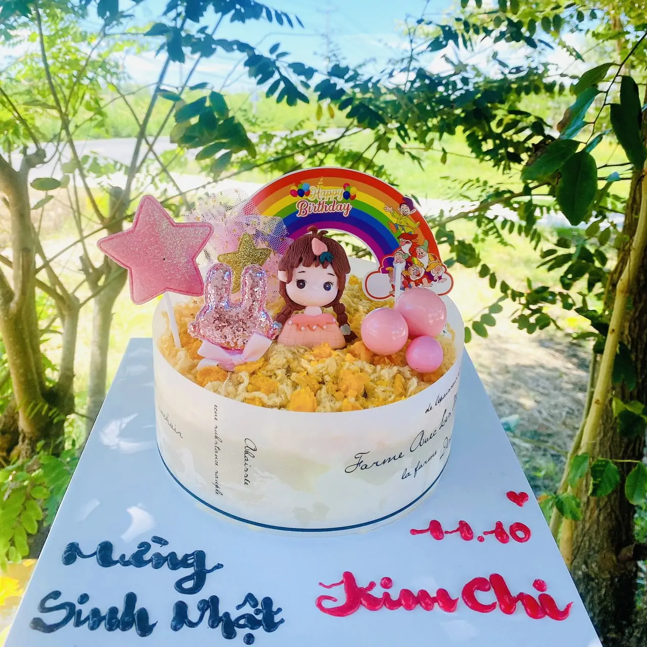 Bánh bông lan trứng muối cho bé gái dễ thương