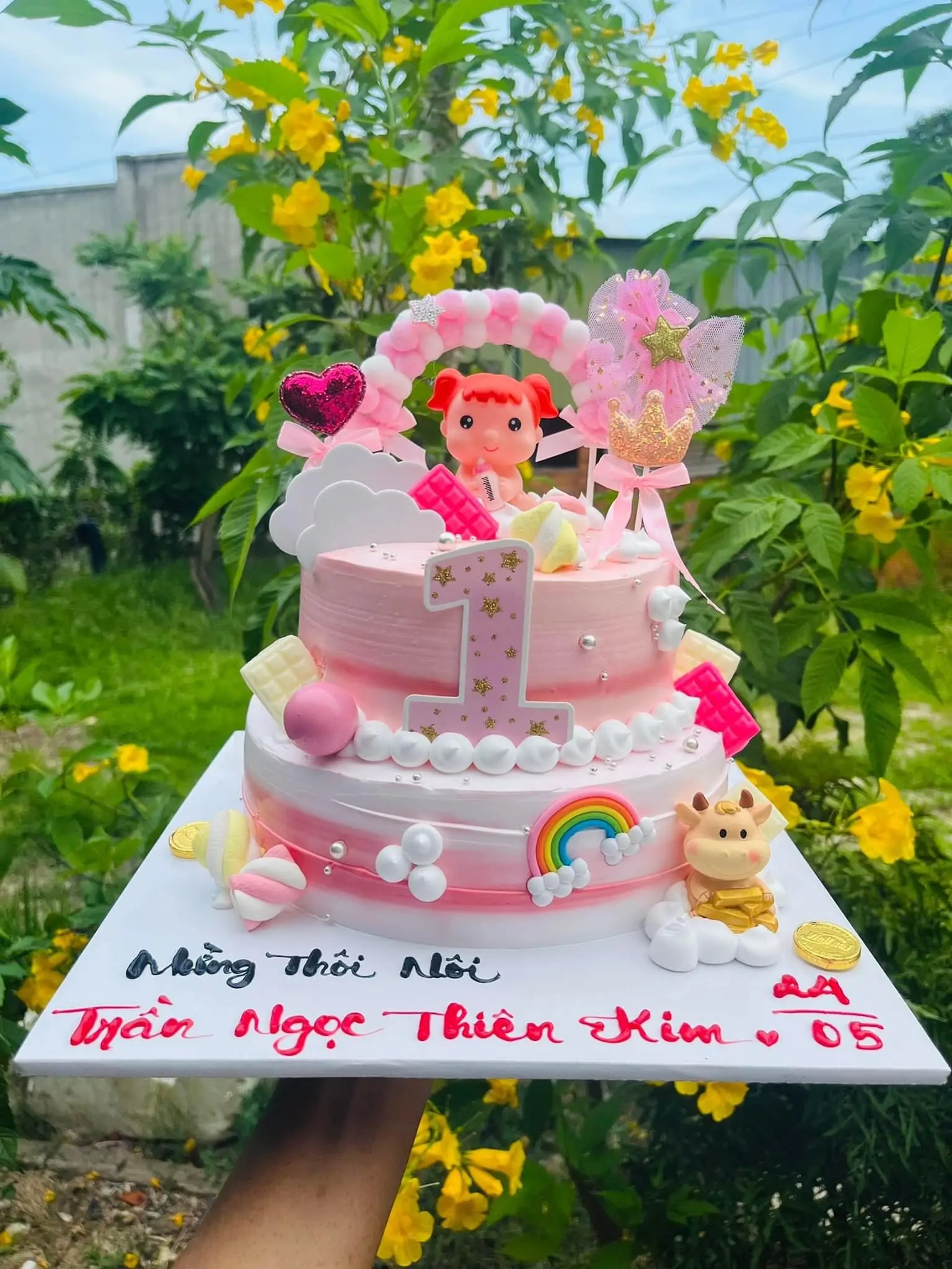 Bánh kem thôi nôi 2 tầng