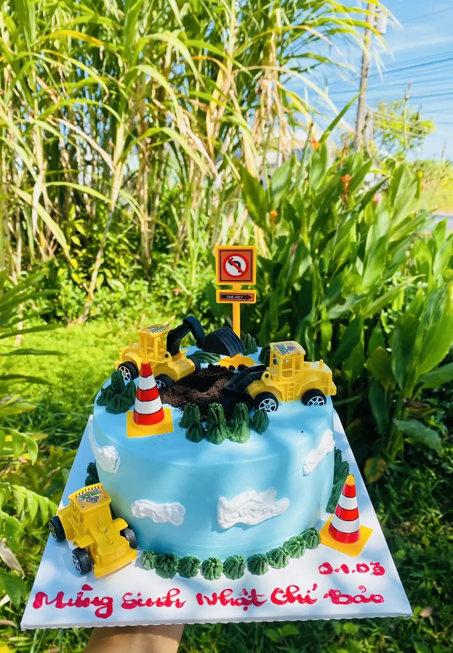 Bánh kem xe công trình